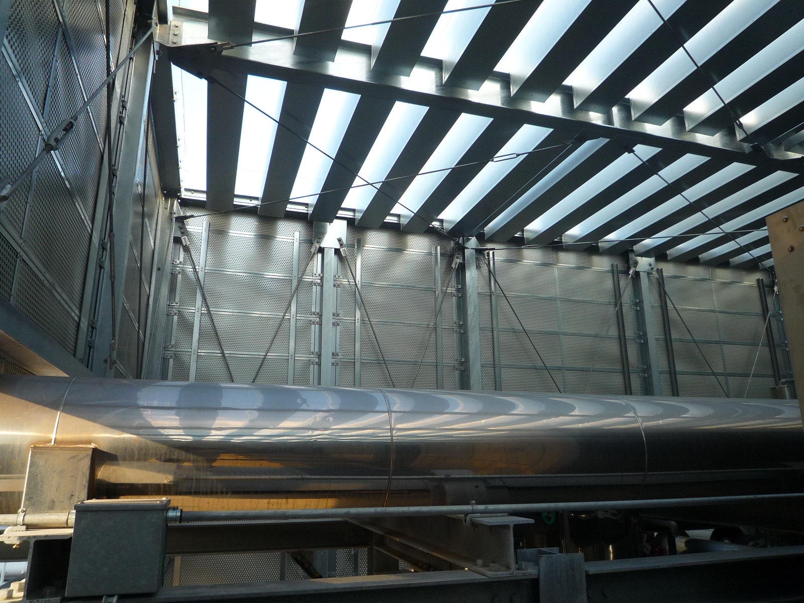 datacenter003-04.JPG